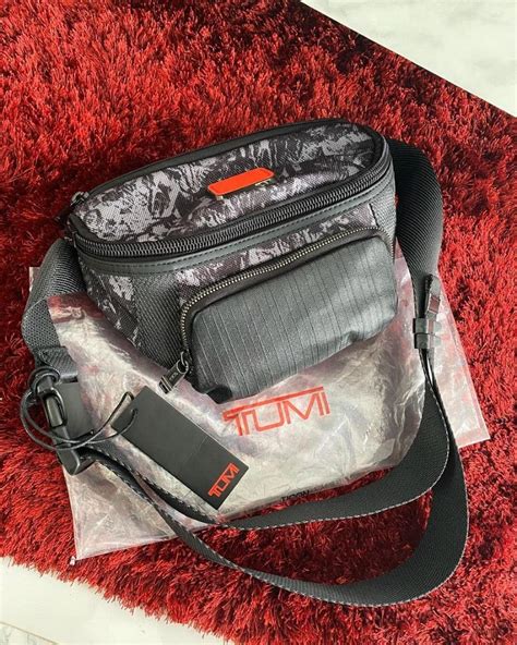 tumi waist bags for men